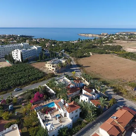 Vilă Coral Cypria Coral Bay Villas
