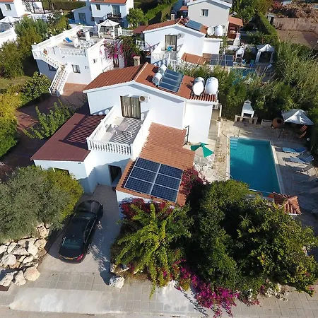 Vilă Coral Cypria Coral Bay Villas *