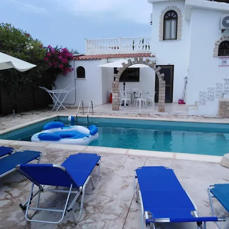 Vilă Coral Cypria Coral Bay Villas Peyia