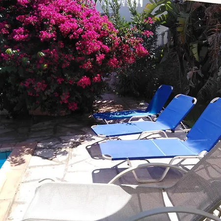 Coral Cypria Coral Bay Villas *